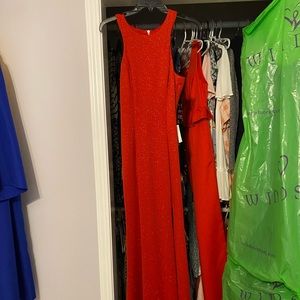 Red shimmer formal dress size 3. Never worn ! NWT